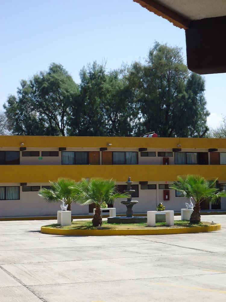 Oyo Hotel Casa Real מטהואלה מראה חיצוני תמונה