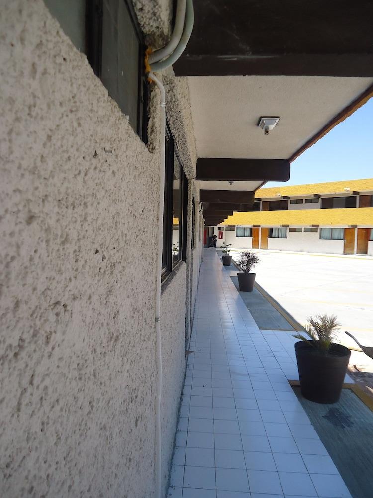 Oyo Hotel Casa Real מטהואלה מראה חיצוני תמונה